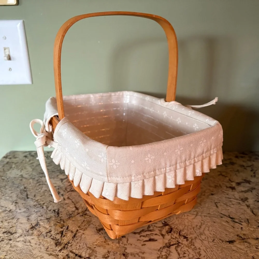 Longaberger 1997 Tan Woven Basket with Cream Lining & Protective Plastic Insert